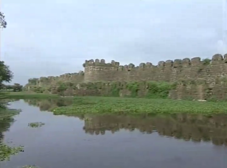 Kannada Bhasha Mandakini: Forts Of Karnataka